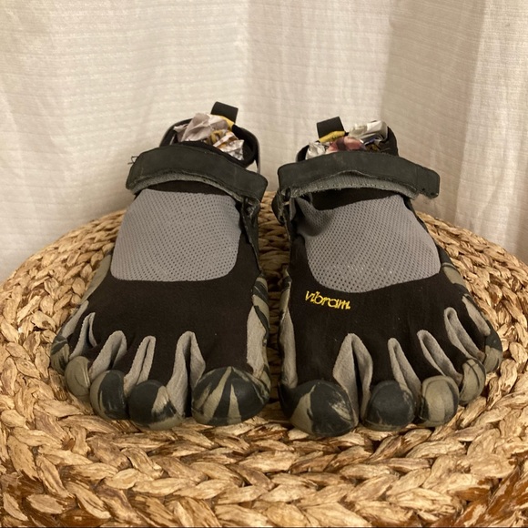 Vibram | Shoes | Vibram Five Fingers 